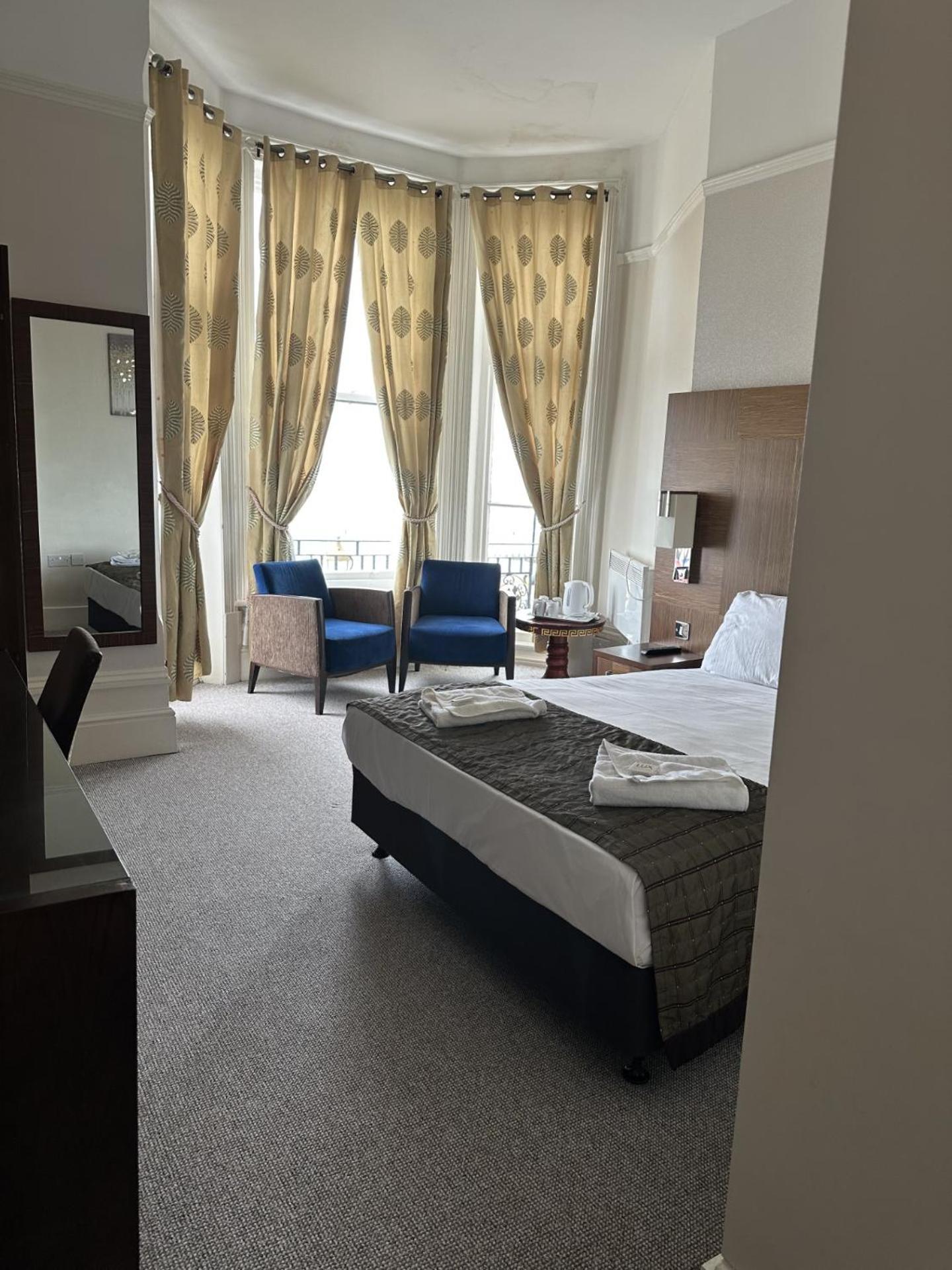 Glastonbury Hotel Истбурн Экстерьер фото